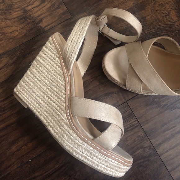Soda Shoes - Tan, beautiful ankle strap wedges. New Boutique Item